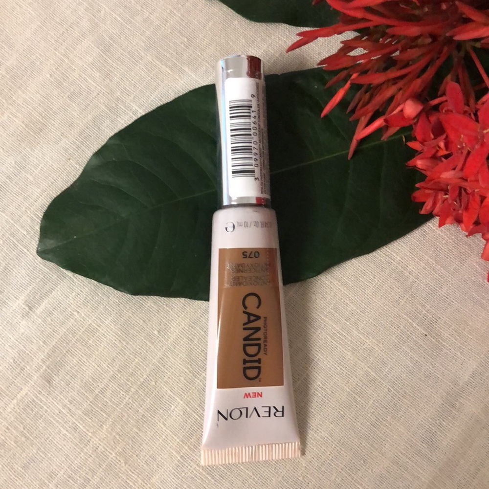 Revlon Photoready Candid Antioxident Concealer, #075 Hazelnut 0.34 fl oz… - Picture 3 of 5